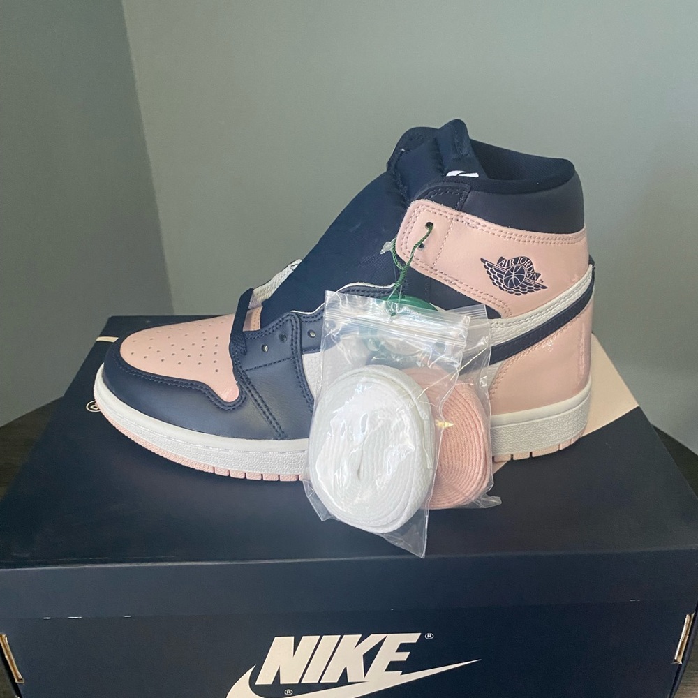 NWT Nike Women's Jordan 1 Retro High OG - Atmosphere, 7.5 - Picture 5 of 16